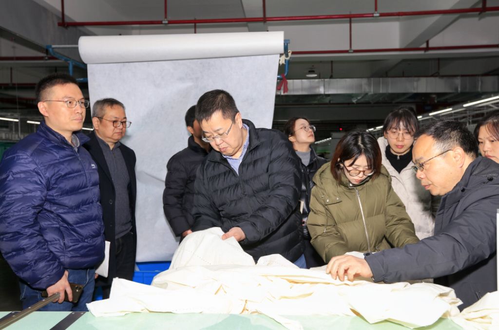 優衣庫客戶代表來訪湖南華繡