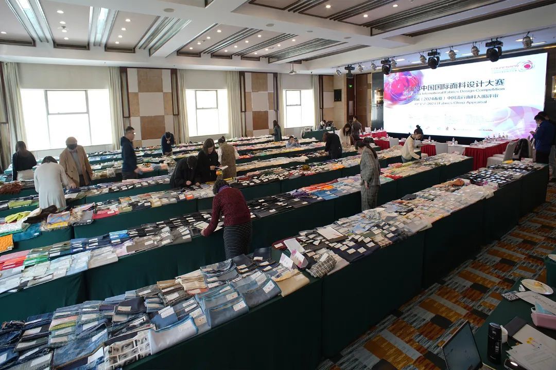 萌恒抽紗研發(fā)設(shè)計“浮世浪漫”面料喜獲第49屆中國流行面料優(yōu)秀獎